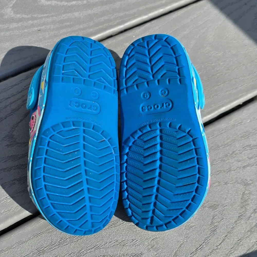 Crocs Kids Baby Shark Slip on Clogs Blue, Size C9
